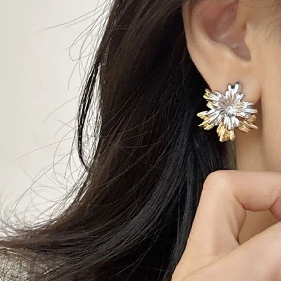 flower stud earrings N283 - Picture 2 of 7